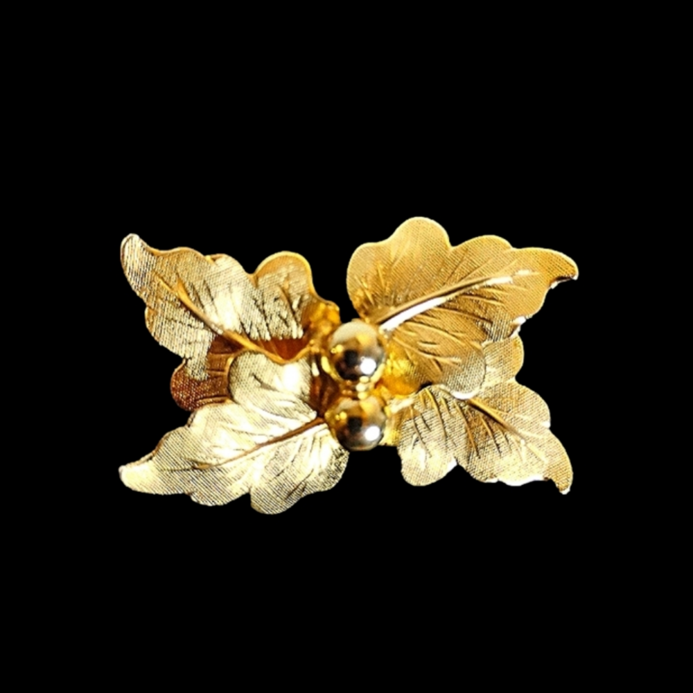 Vintage Gold‎ Tone Floral Brooch with Simulated Pearls